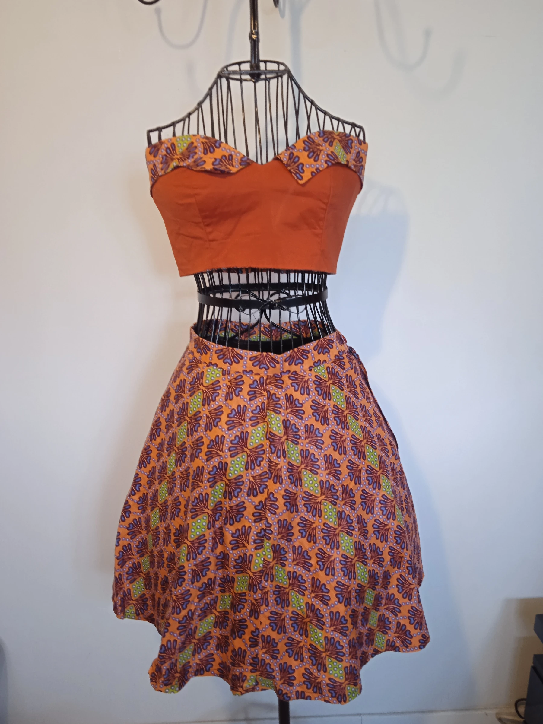 Ensemble, bustier et jupe très coloré fait main Taille 36
